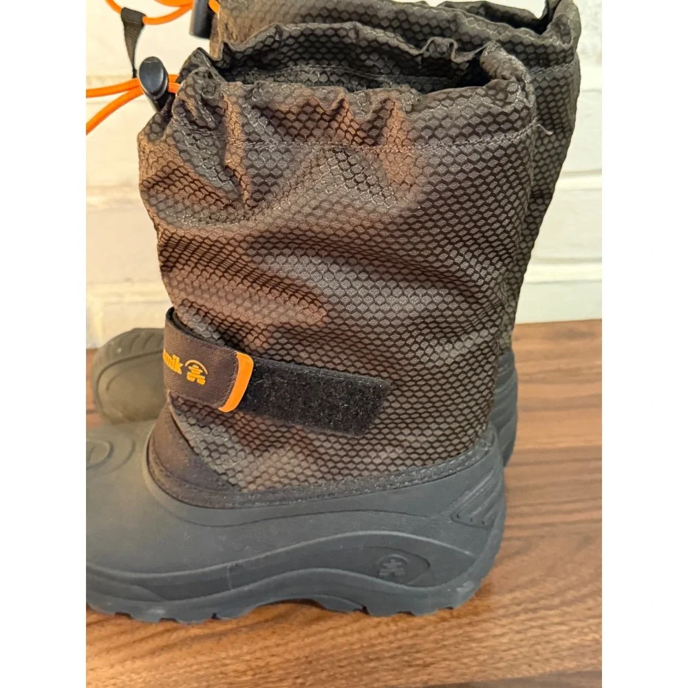 Kamik Finley 2 Kids Winter Snow Boots Black Orange Insulated Waterproof Size 2